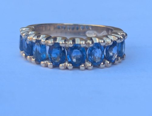 Ring with 8 Sapphires
